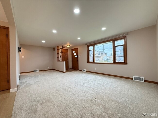 Foto del edificio - 6 Towerwood Rd