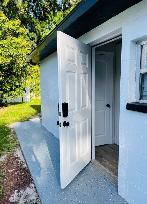 Glen Ave Efficiency - Glen Ave  Efficiency