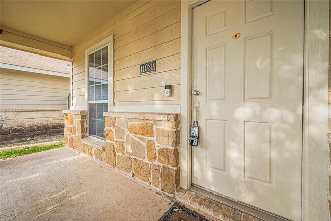 Building Photo - 11030 KNOBBLEY Oak Ct