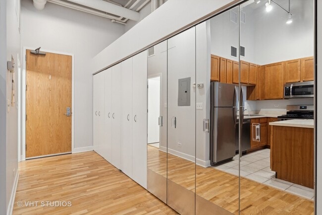 Foto del edificio - 211 E Ohio St