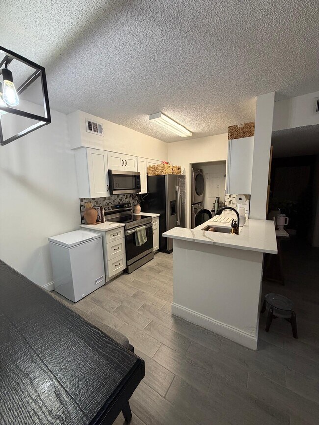 Foto del edificio - 10306 Fox Trail Rd S