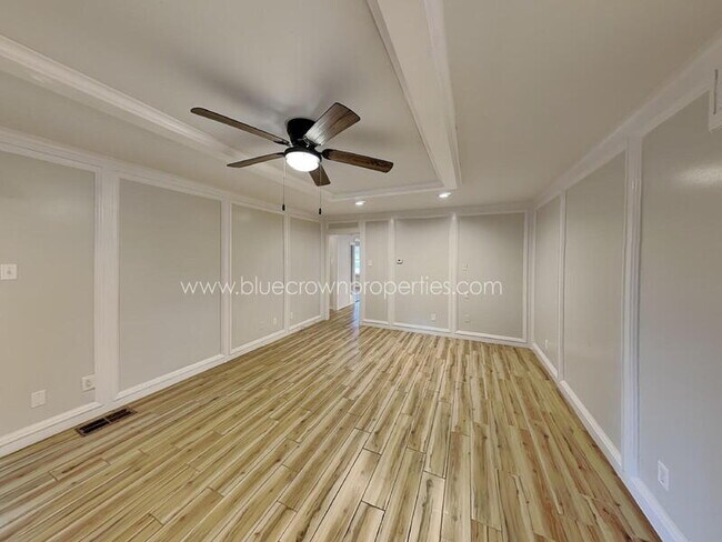 Foto del edificio - 5928 Fox Hill Ln