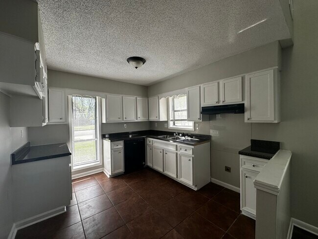 Building Photo - 4195 Rosewind Cir