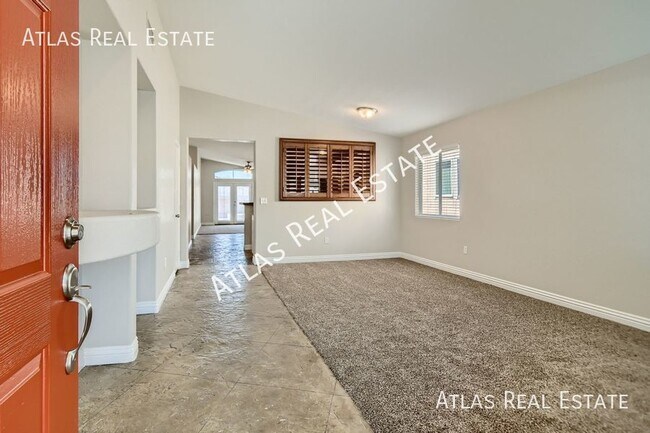 Building Photo - 3 Bed, 2 Bath Single-Story Home with a Spa...