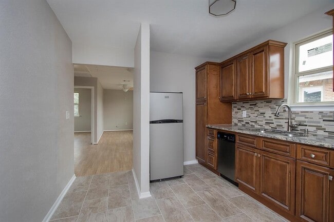 Building Photo - 3328 Blodgett St