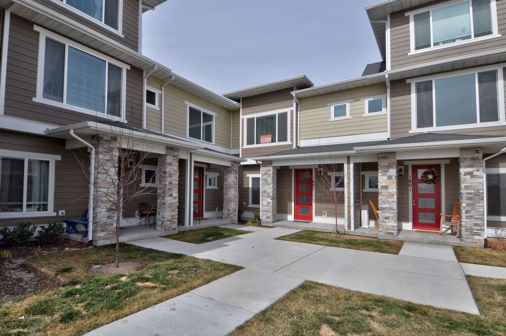 Primary Photo - A must see 2 bedroom/2 bathroom Townhome