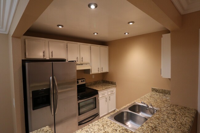 Building Photo - 2920 Briarwood Road, Unit F3