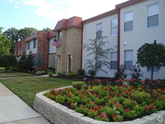 Robin Hill Apts