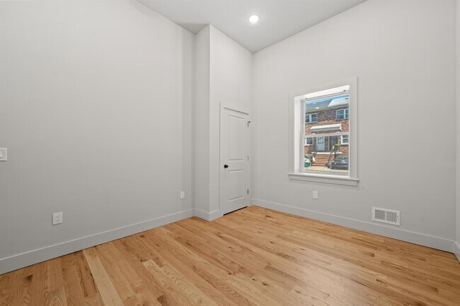 Foto del edificio - 150 West Side Ave