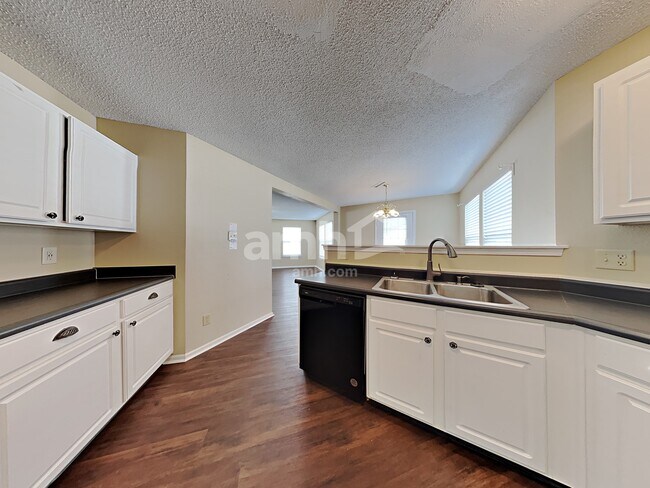 Foto del edificio - 10970 Clear Spring Dr
