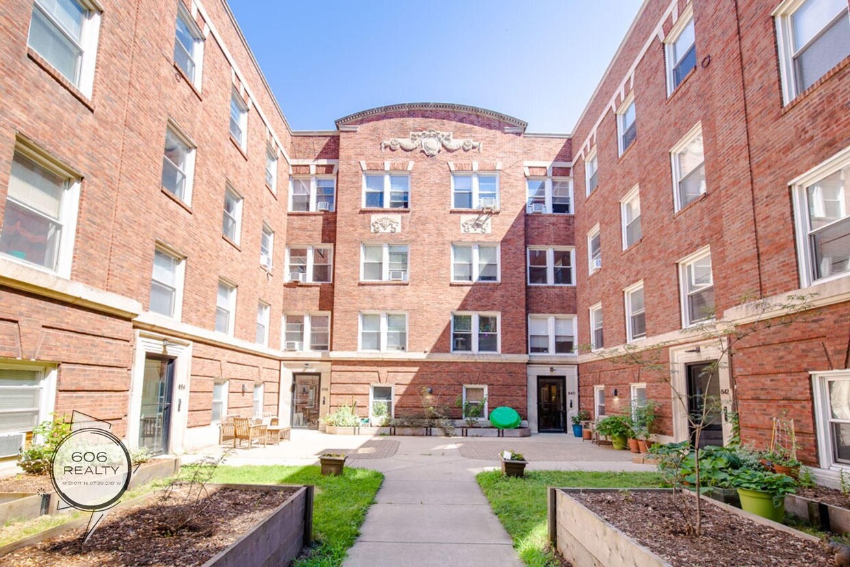 Foto principal - Beautiful Rehabbed Hyde Park Apartments!
