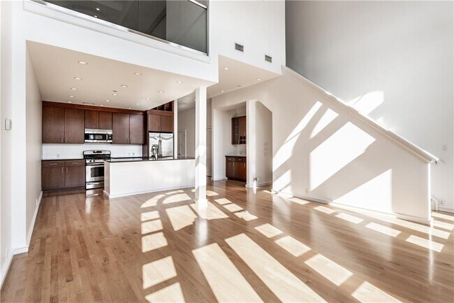 Two story Great Room - 350 N Meridian St