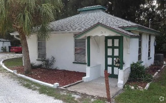 Building Photo - 351 Orangewood Dr
