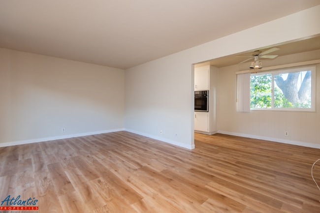 Foto del edificio - 642 Blythe Ct