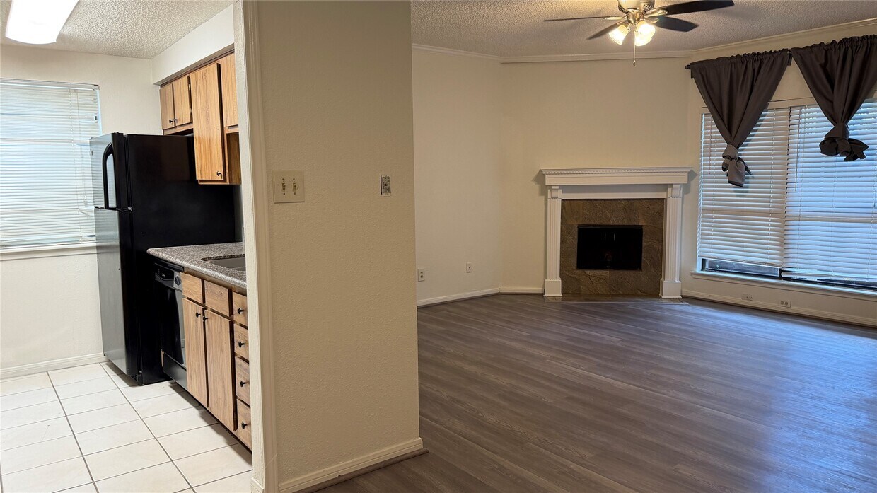 Foto del edificio - 5711 Sugar Hill Dr