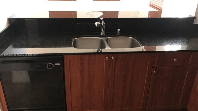 Foto del edificio - 10855 NW 88th Terrace