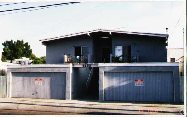 Foto del edificio - 4230 E 4th St