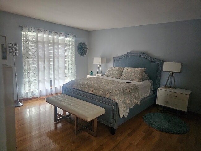 Building Photo - 3133 Rivermill Dr