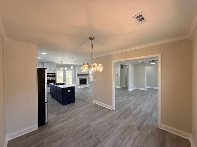 Building Photo - T.R. Lawing Realty Property