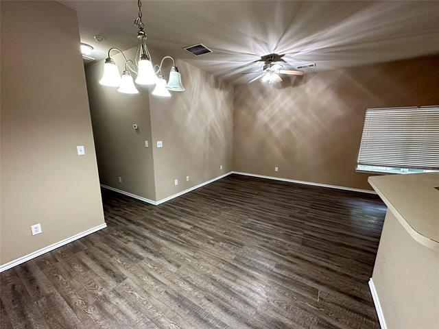 Building Photo - 612 S Elm St