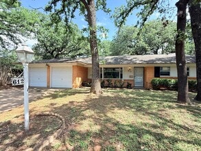 Building Photo - 612 Hillview Dr