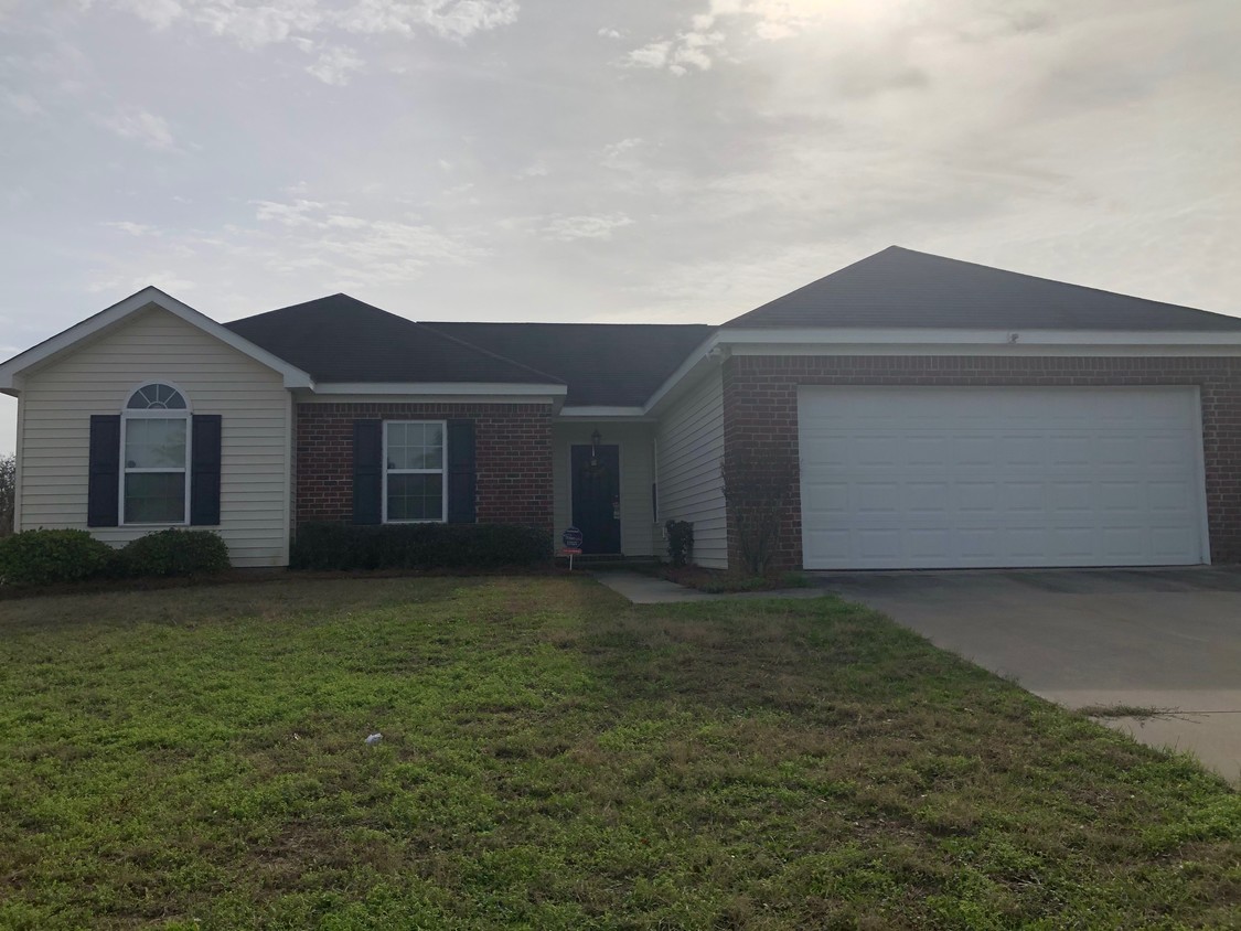 Foto principal - 313 S Bridgeport Dr
