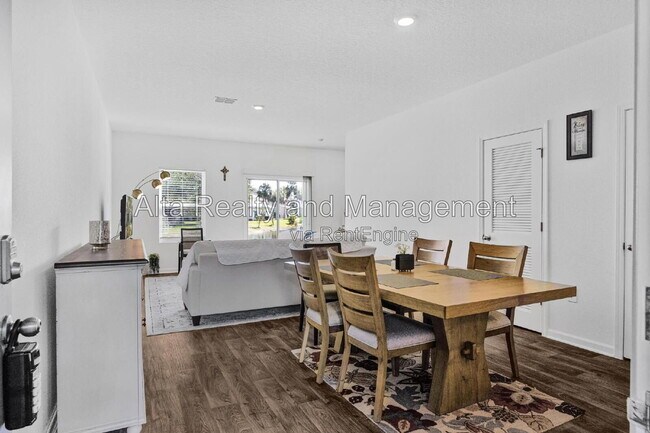 Foto del edificio - 9139 Stony Brk Rd