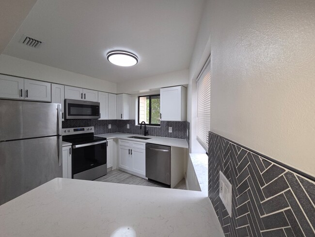 Building Photo - 1746 Foxhall Cir