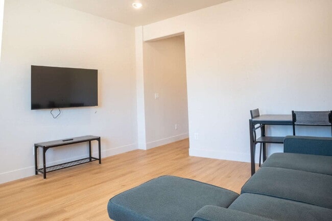 Building Photo - "Charming 2-Bed, 2-Bath Apartment in a brand new townhome at Lavista Hillside Charm in Cedar City...