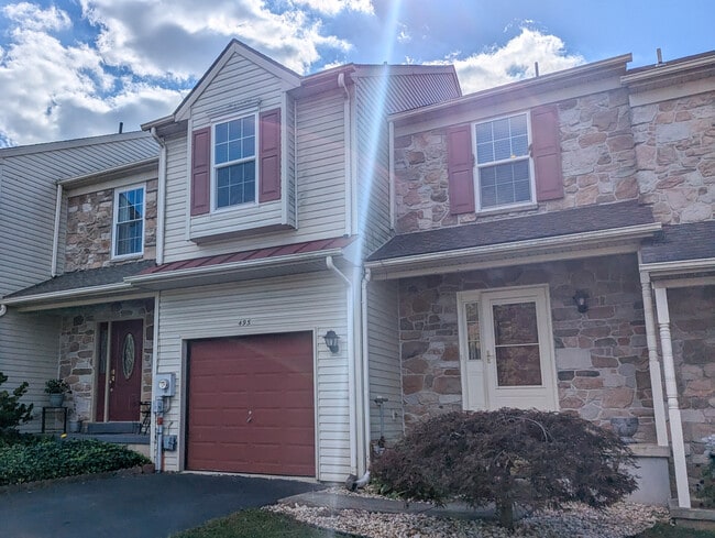 Building Photo - 495 Berkshire Dr