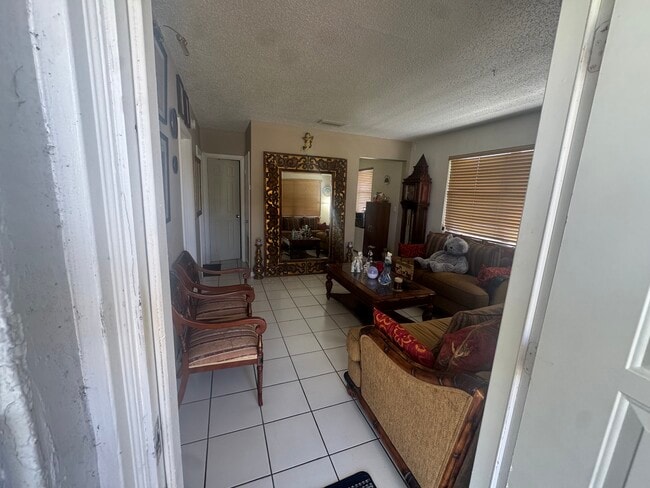 Building Photo - 401 SW 78th Pl