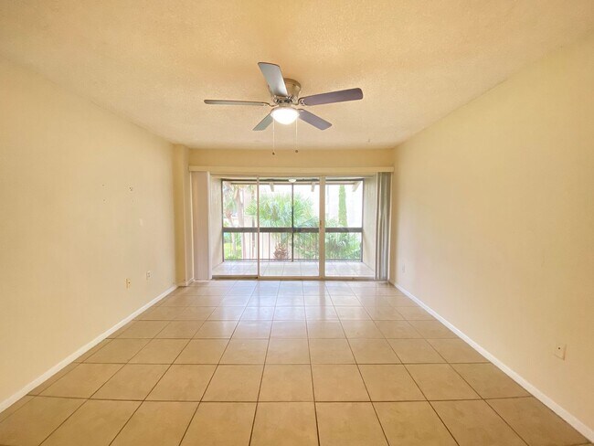 Foto del edificio - Available Now!  Sandy Cove 1/B Top Floor C...