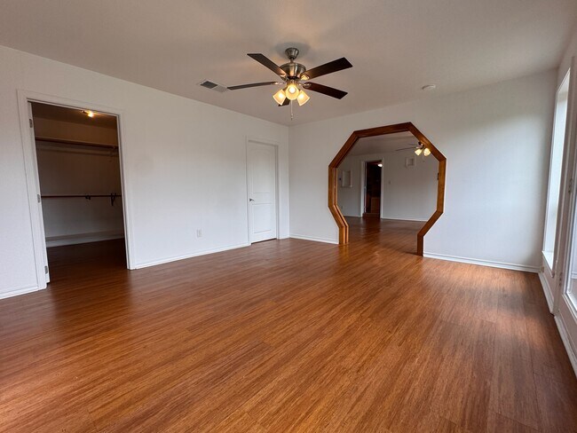 Foto del edificio - Kelsey House + 2 acres