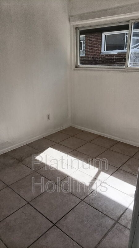 Building Photo - 1057 Neville Ave
