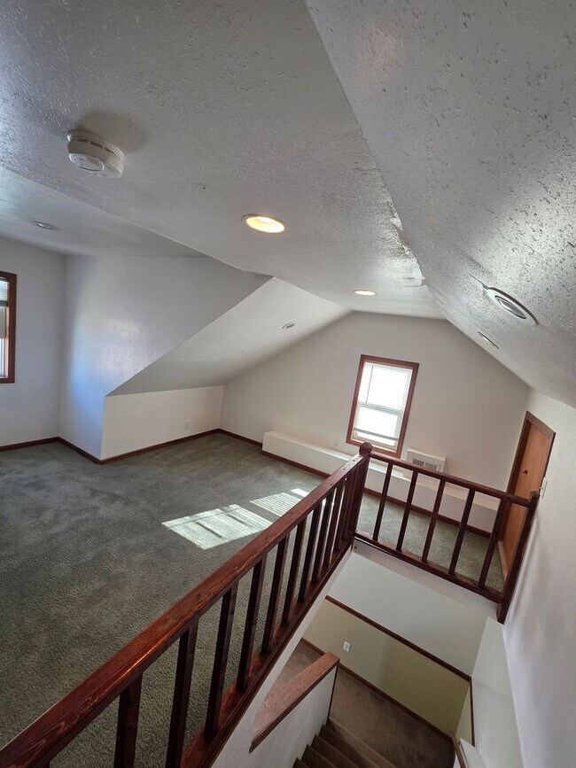 Foto del edificio - 3 Bed | 2 Bath | 2 Car Garage | Fully Fenced Yard