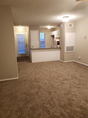 Building Photo - 810 Redbud Dr