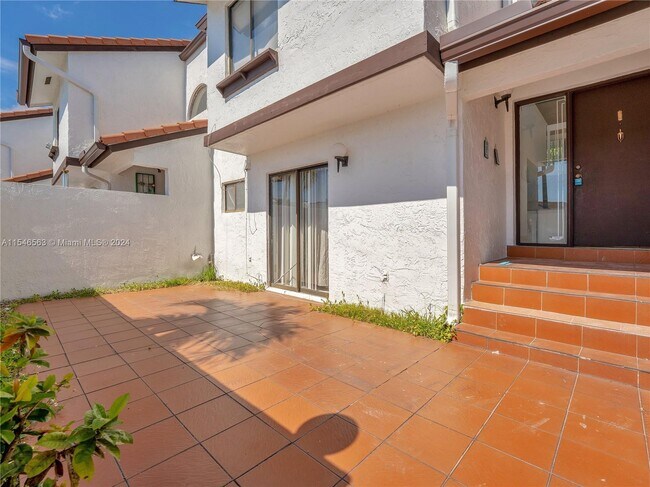 Building Photo - 1331 SW 124th Ct