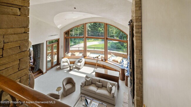 Building Photo - 715 Willoughby Way