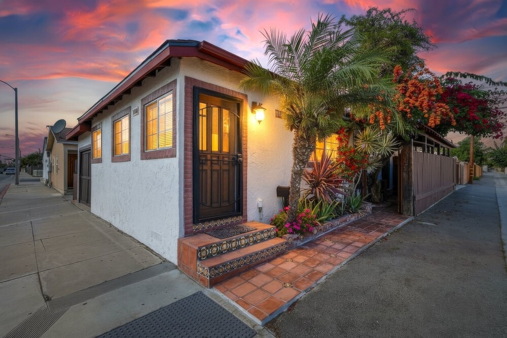 Foto principal - 4445 Marine Ave