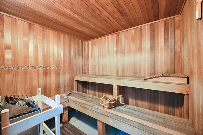 Foto del edificio - 8390 SW 72nd Ct
