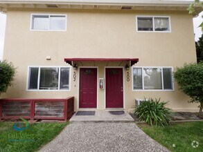 Building Photo - 500 N 5th St