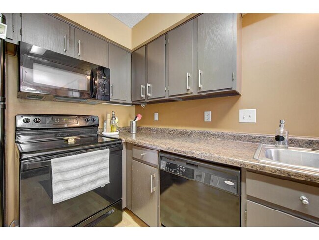 Building Photo - 15805 Griffon Path