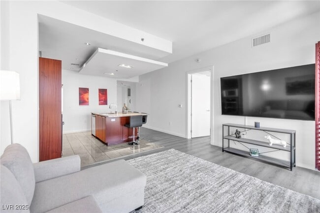 Building Photo - 4471 Dean Martin Dr