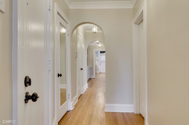 Foto del edificio - 7546 N Oakley Ave