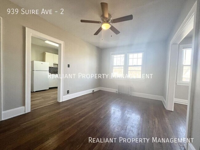 Building Photo - 939 Suire Ave