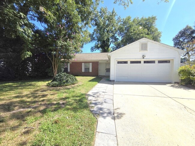 Building Photo - 10 Great Lakes Dr