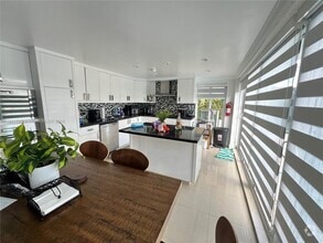 Building Photo - 5321 SW 89th Ct