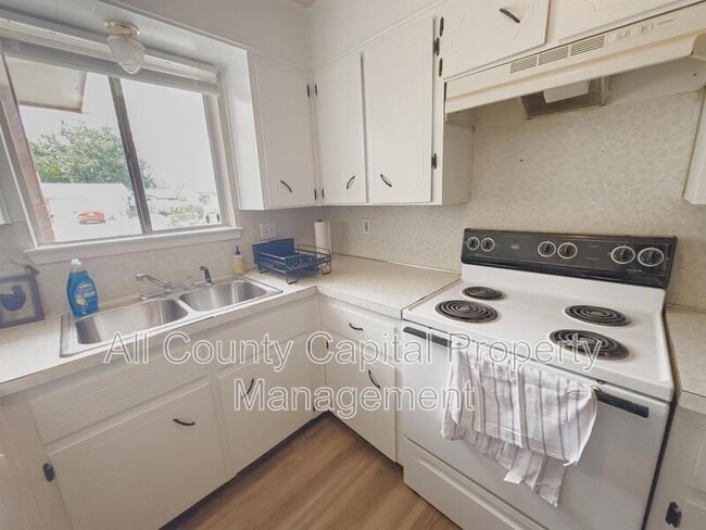 Building Photo - 1408 Hammond Dr