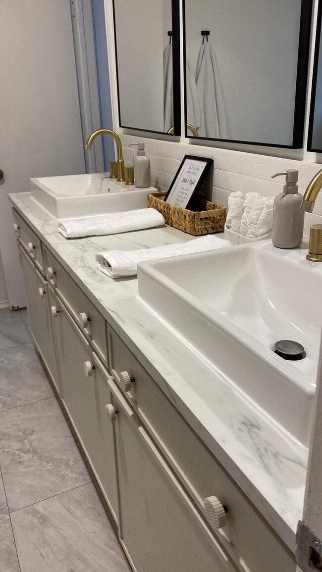 Guest bathroom - 6306 Rustling Way