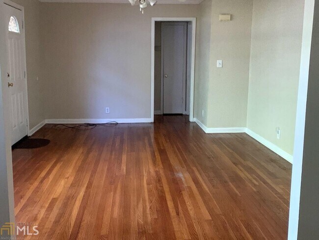Foto del edificio - 871 Laurelmont Dr SW